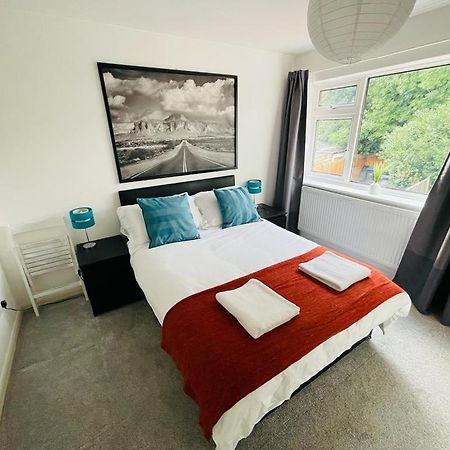 Enfield Chase Apartment Eksteriør billede