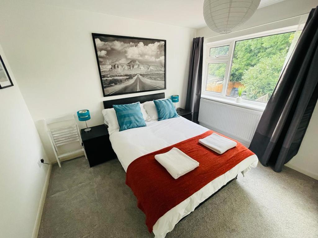 Enfield Chase Apartment Eksteriør billede