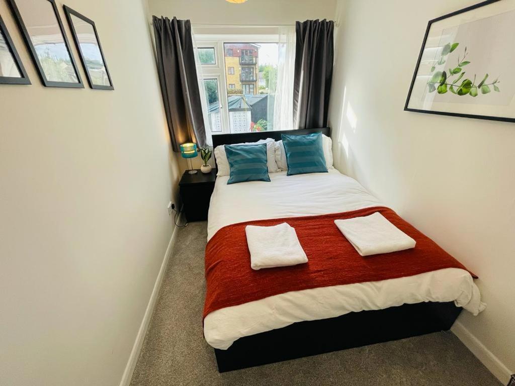 Enfield Chase Apartment Eksteriør billede